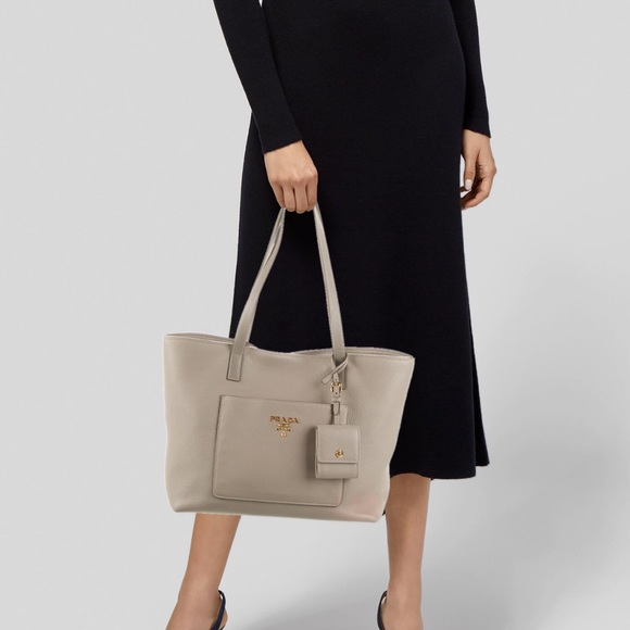 Prada tote - Picture 4 of 4